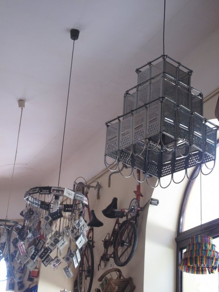 sajtreszelő és kazetta-lámpa