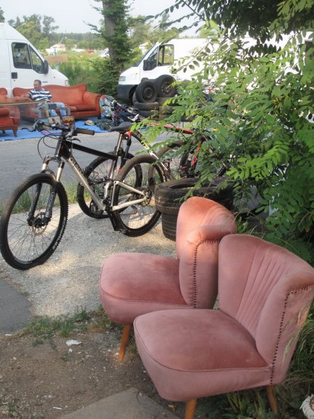 nyitáskor elkelt " tíz vagy tizenötezerért"