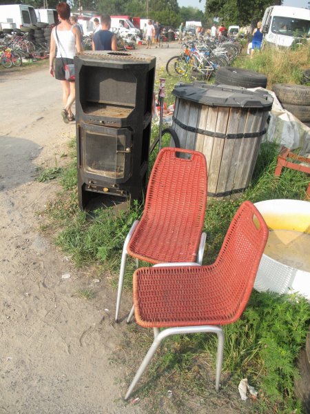 a székek ezer forintról startolnak