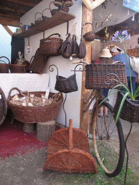 a legstílusosabb bicajkosár: Zöld Fűz Fonoda a Manó udvarban